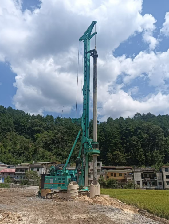 逆势而上，上海金泰大型旋挖钻机凭实力破局基建寒冬